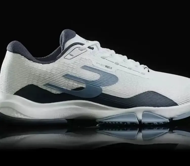 ZAPATILLA BULLPADEL HYBRID FLY 26V BLANCO